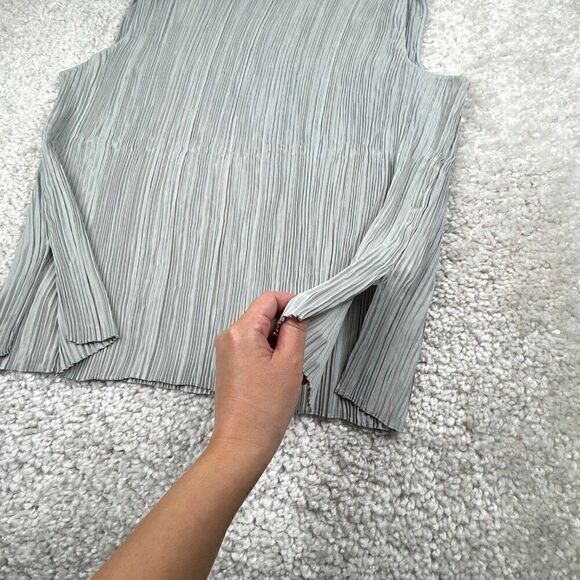 Club Monaco Micro Pleat Chemise Top Blue Gray NEW - Picture 9 of 11